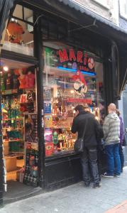 /image.axd?picture=/2012/3/2012-03-16 Amsterdam/mini/3 Mario Mushroom Shop.jpg